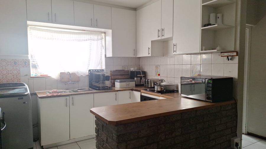 5 Bedroom Property for Sale in Retreat Western Cape